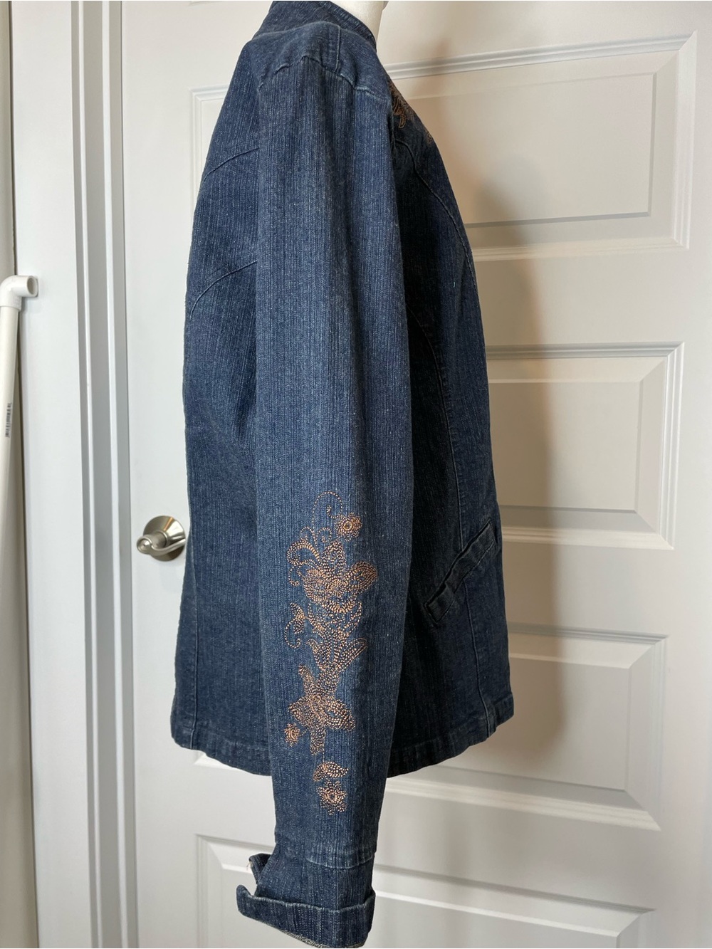 Decorated Original Embroidered Denim Jacket - Blue Size Medium - Picture 5 of 7